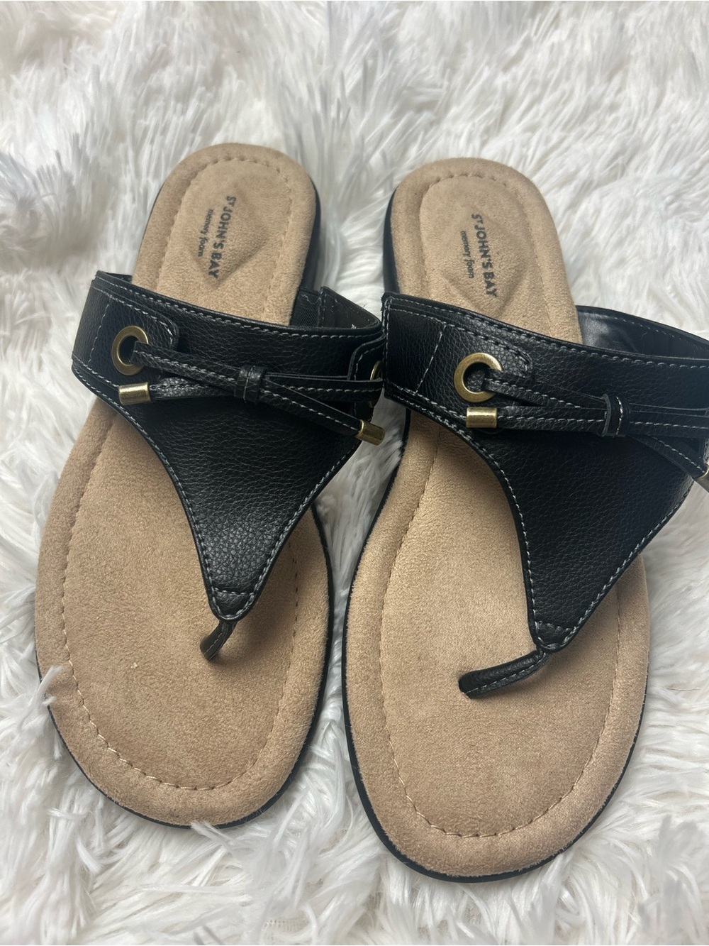 NWOT St John's Bay Women’s Black Thong sandals Memory Foam Wedges Sz 7